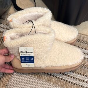 Dearfoams Cream Bootie Slippers